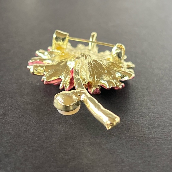 Handmade | Genuine Freshwater Pearl Pin Brooch - Picture 3 of 4